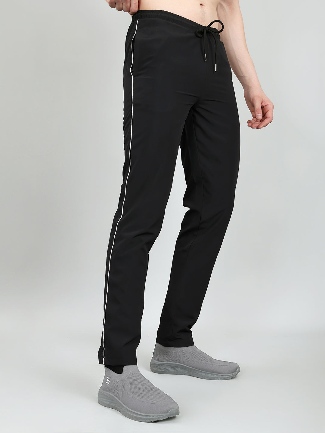 Men Black Solid Regular Fit Lower