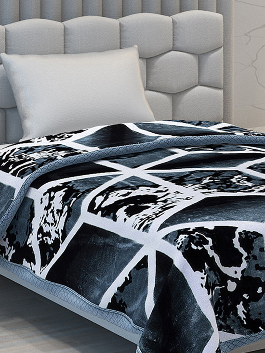 Printed Single Bed 994 GSM Blanket Joseph 2 Ply (Weight 3.5 kg)