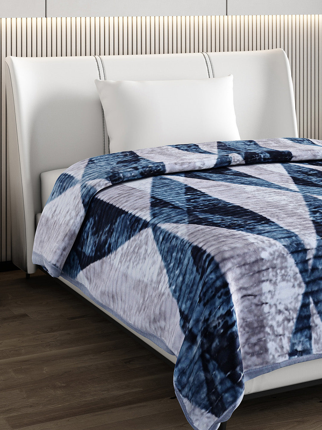Printed Single Bed 965 GSM Blanket Marco 3 Ply (Weight 3.4 kg)