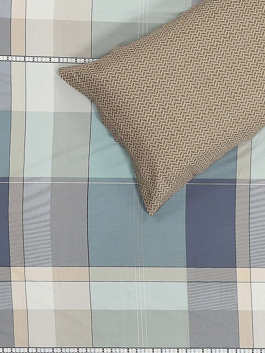 200 TC Cotton Double Bed 1 Bedsheet with 2 Pillow Covers (Ramona)