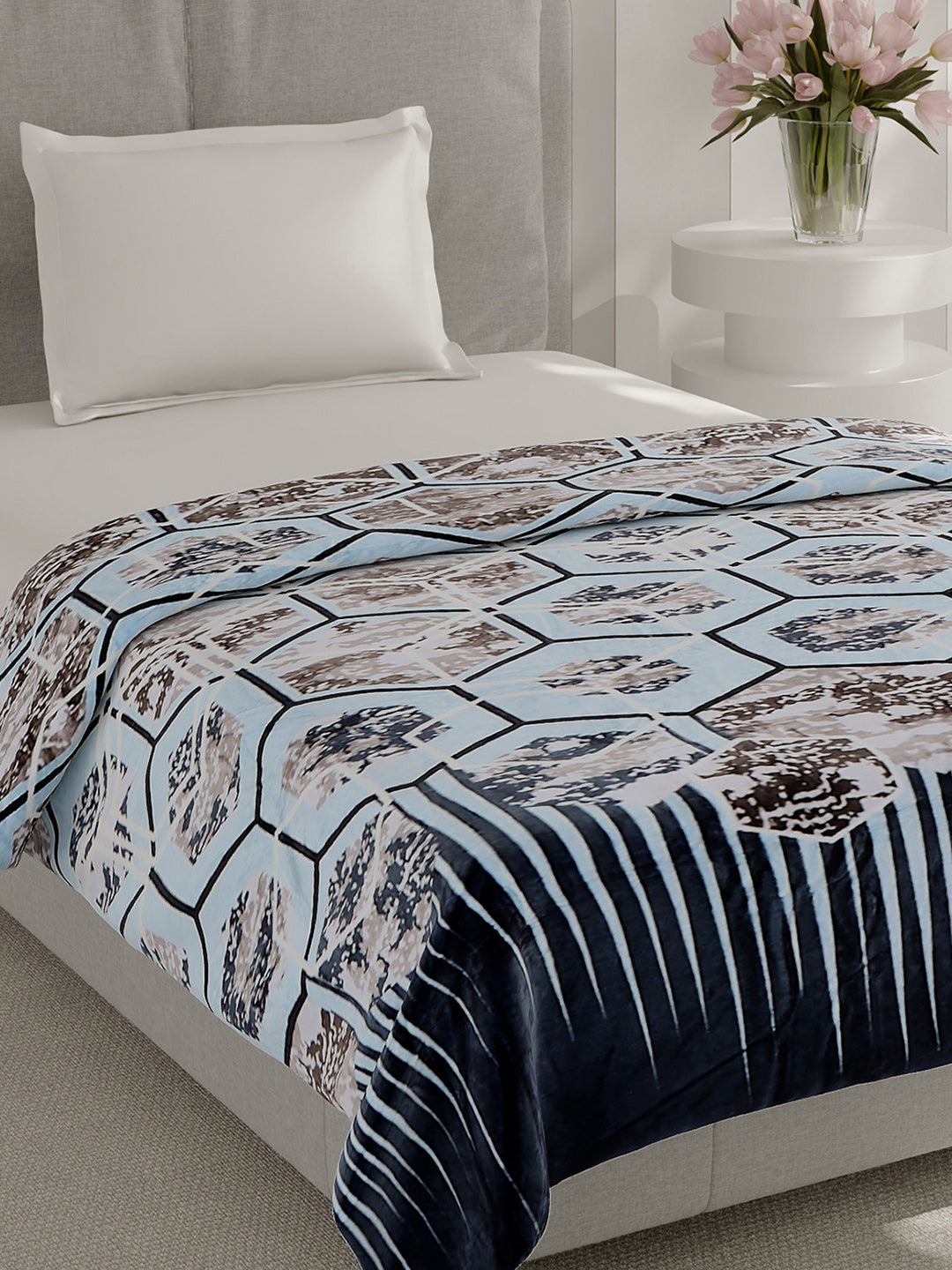 Printed Single Bed 240 GSM Blanket for AC Room - (Fuzzy)