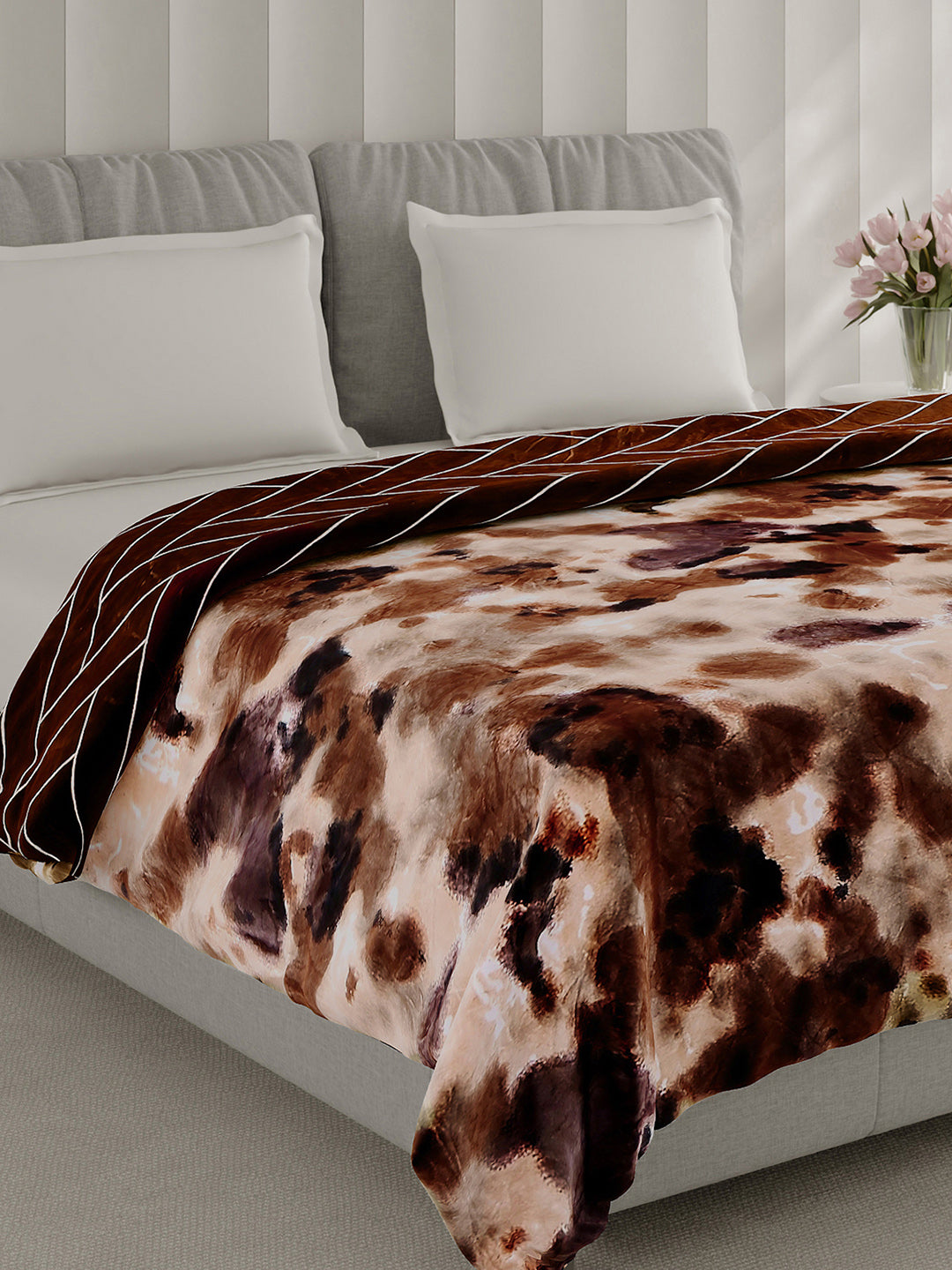 Printed Double Bed 350 GSM Blanket for AC Room - (Manhattan)