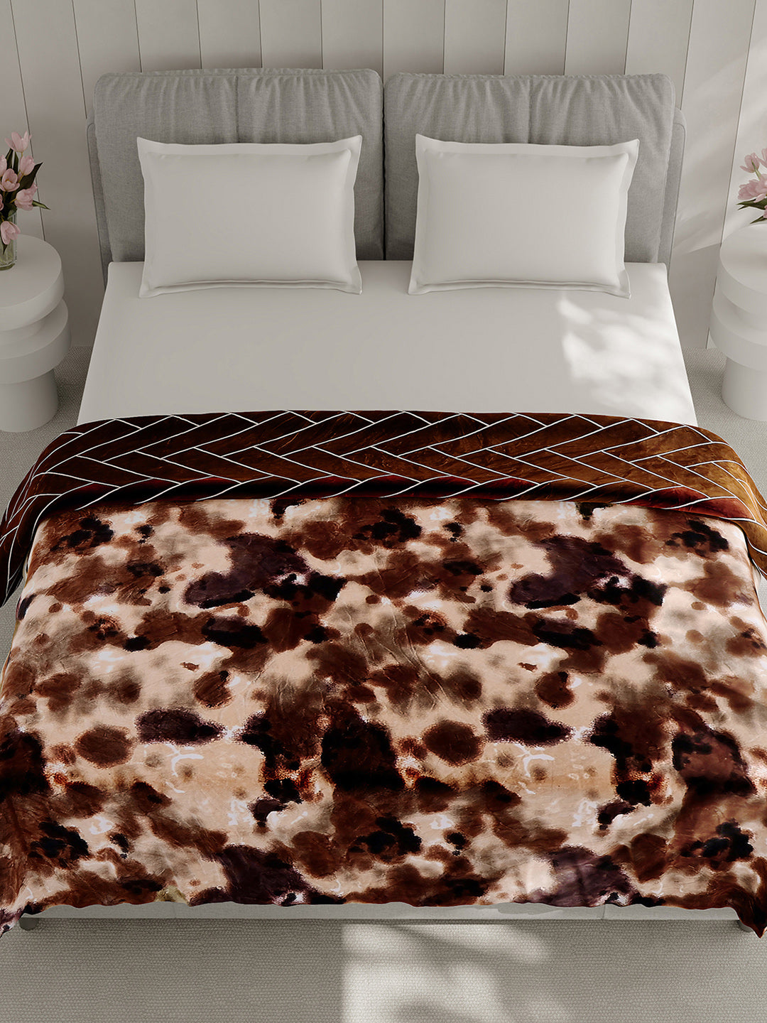Printed Double Bed 350 GSM Blanket for AC Room - (Manhattan)