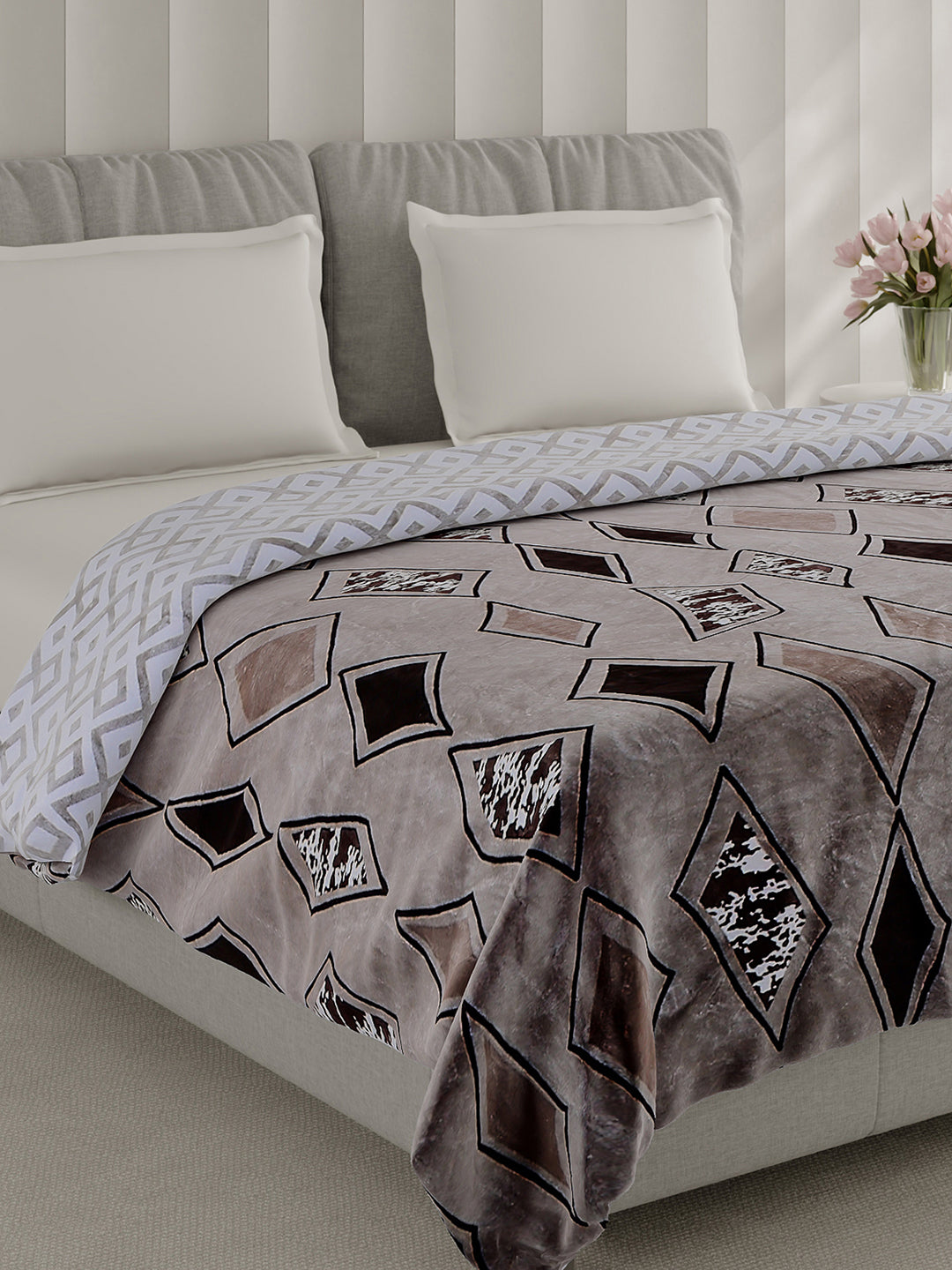 Printed Double Bed 350 GSM Blanket for AC Room - (Manhattan)