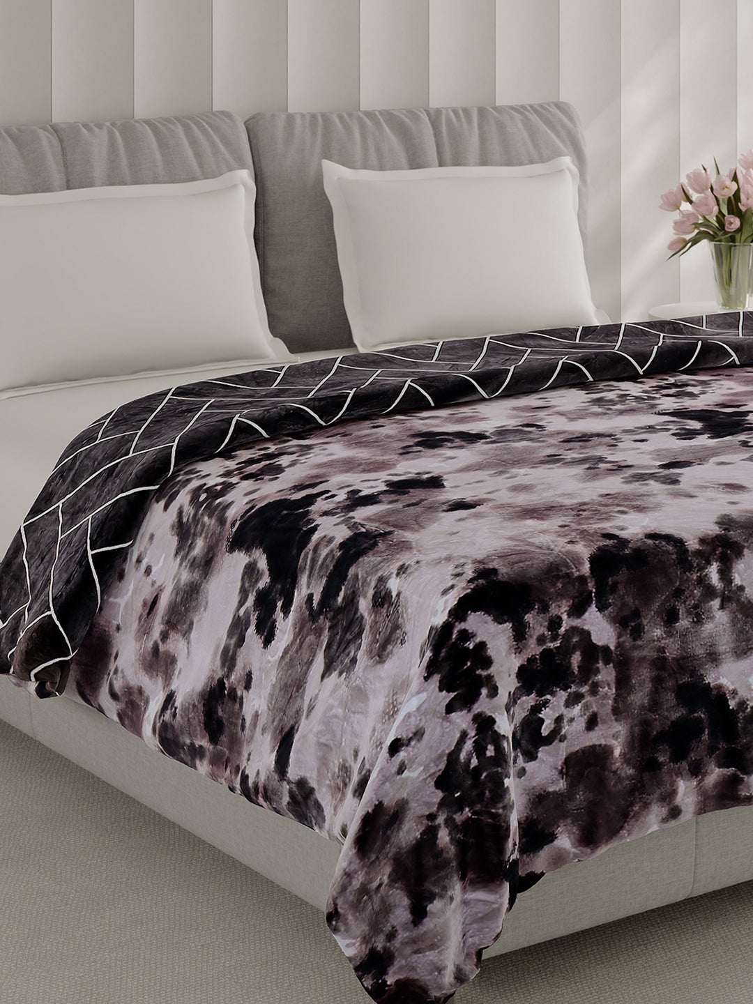 Printed Double Bed 350 GSM Blanket for AC Room - (Manhattan)