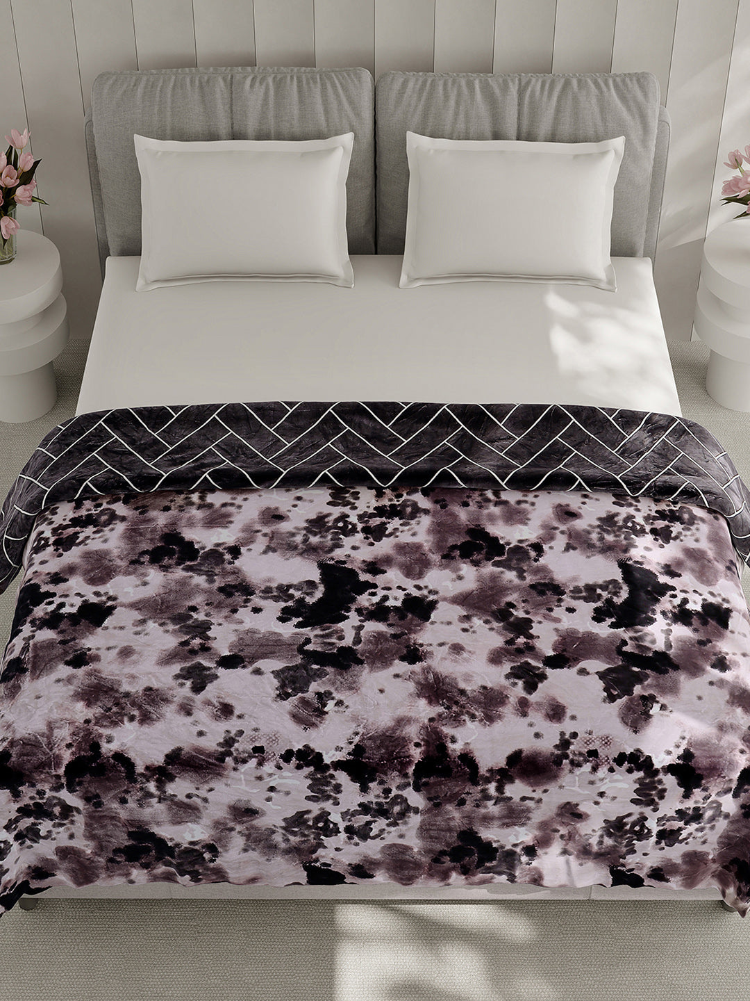 Printed Double Bed 350 GSM Blanket for AC Room - (Manhattan)