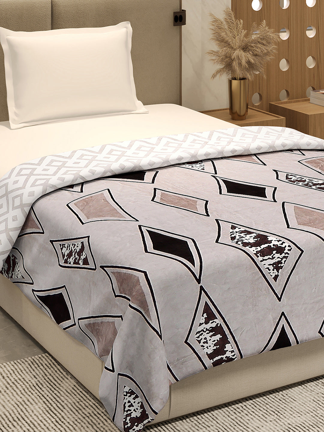 Printed Single Bed 350 GSM Blanket for AC Room - (Paramount)
