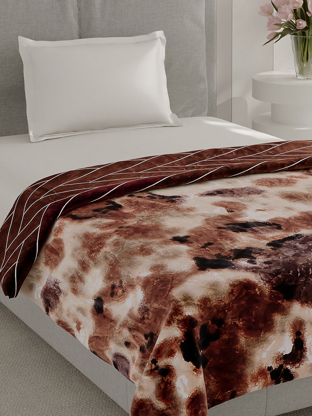 Printed Single Bed 350 GSM Blanket for AC Room - (Paramount)