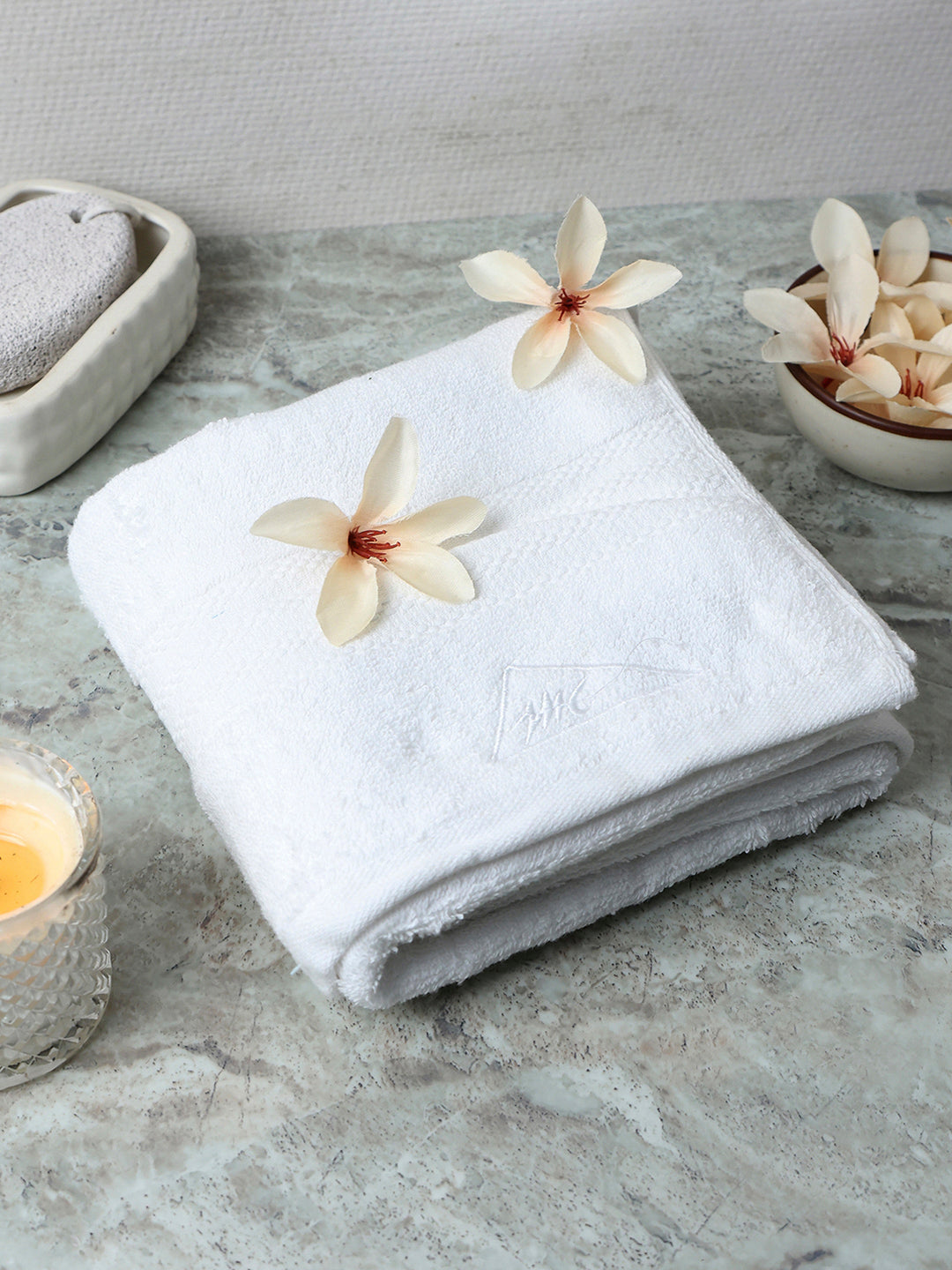 White Cotton Solid 400 GSM Bath Towel (Jazz)