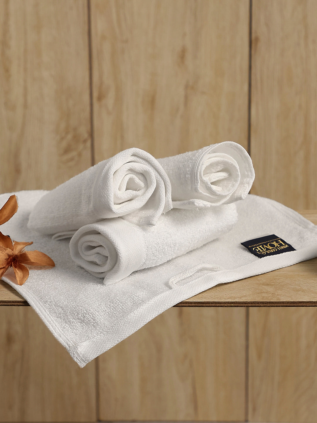 White Cotton Solid 600 GSM Face Towel (Pack of 4)