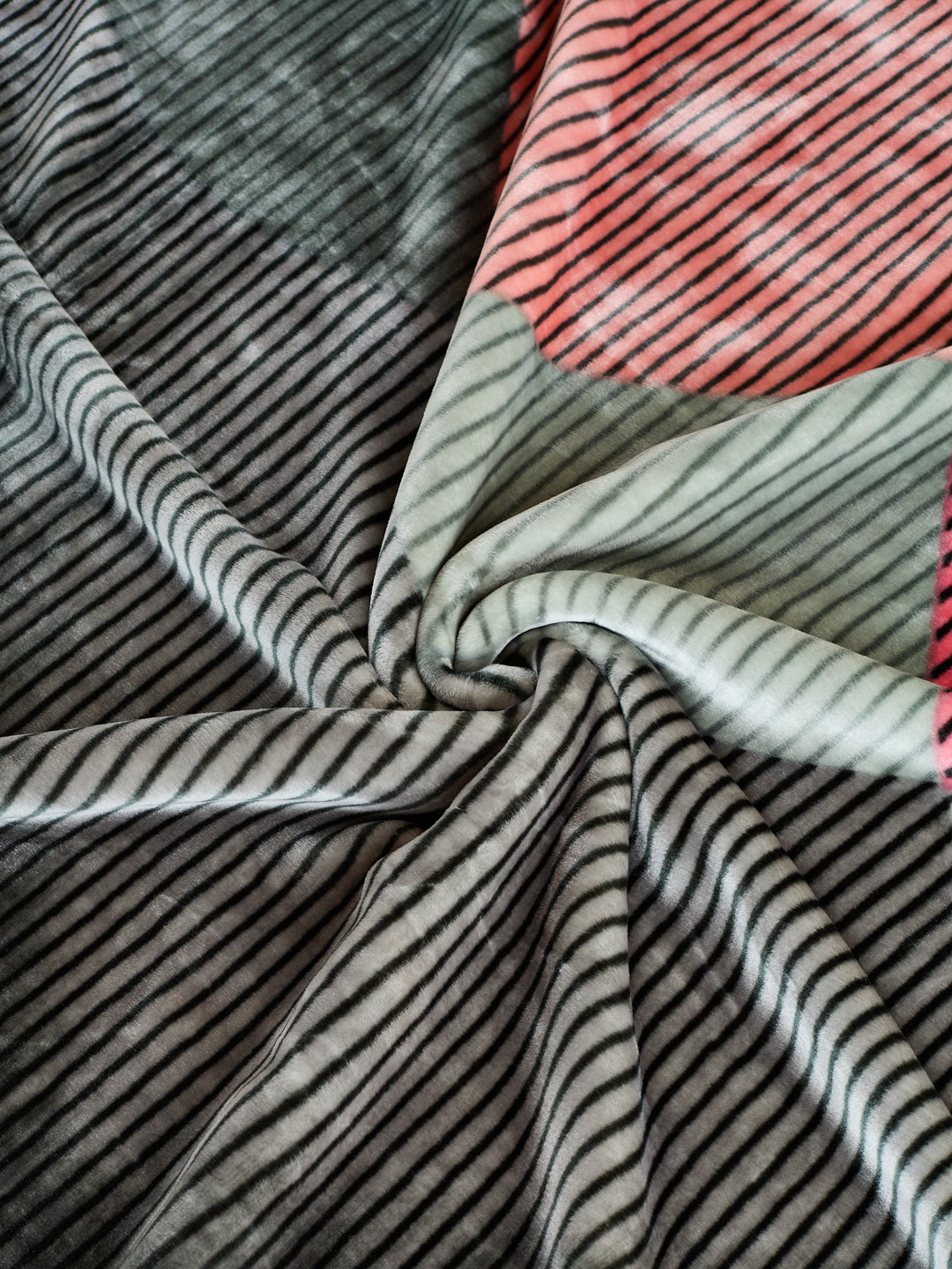 Printed Double Bed 2 Ply 800 GSM Blanket for Winter (Austin), Weight 4.2 kg