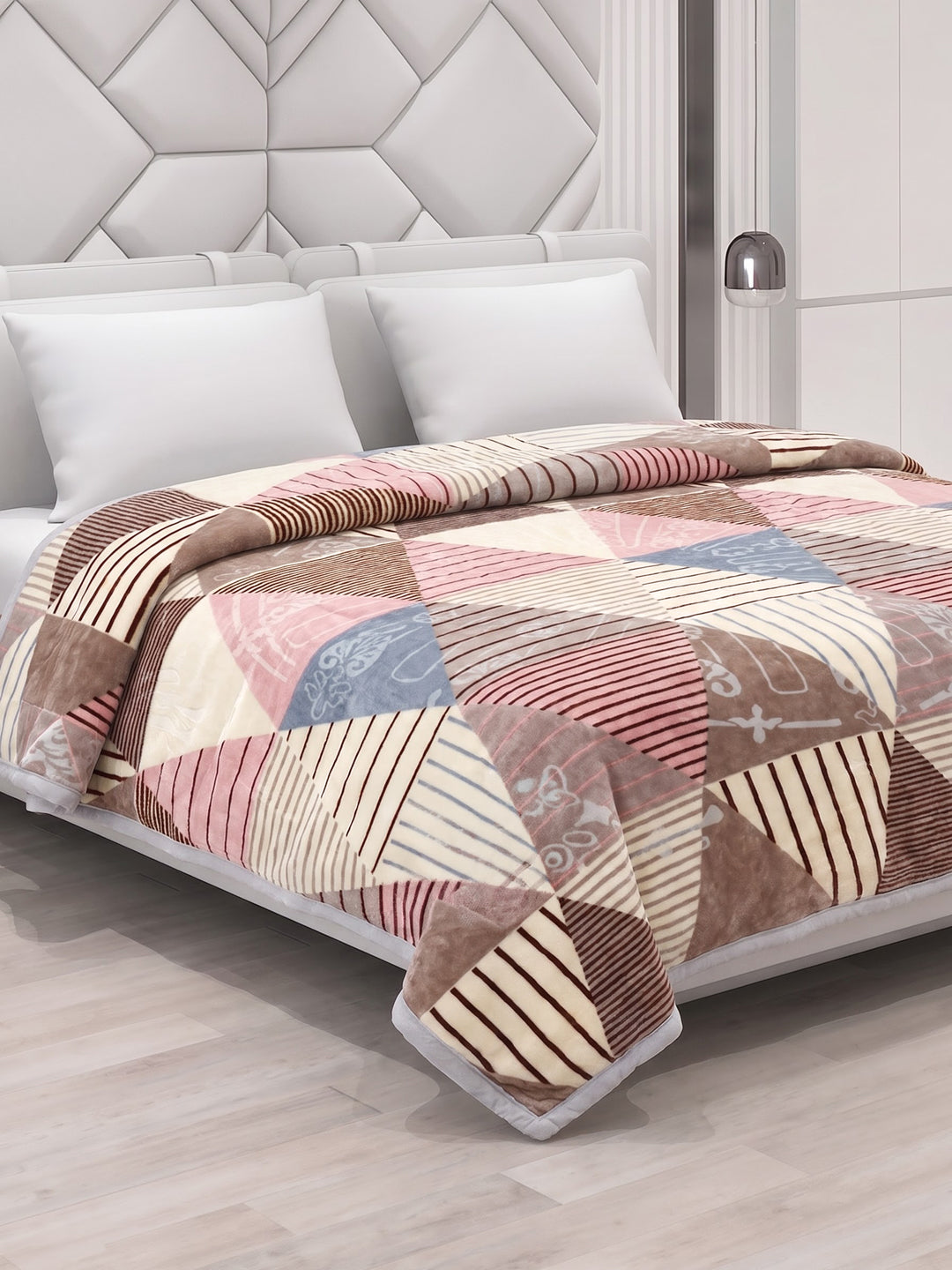 Printed Double Bed 3 Ply 550 GSM Blanket for Winter (Casino Royale), Weight 3 kg