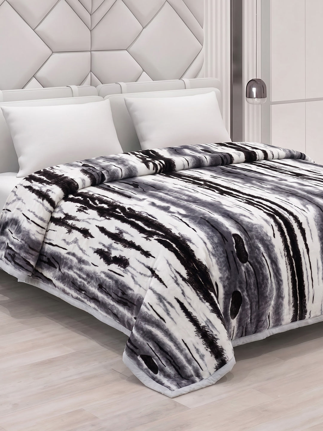 Printed Double Bed 3 Ply 550 GSM Blanket for Winter (Casino Royale), Weight 3 kg
