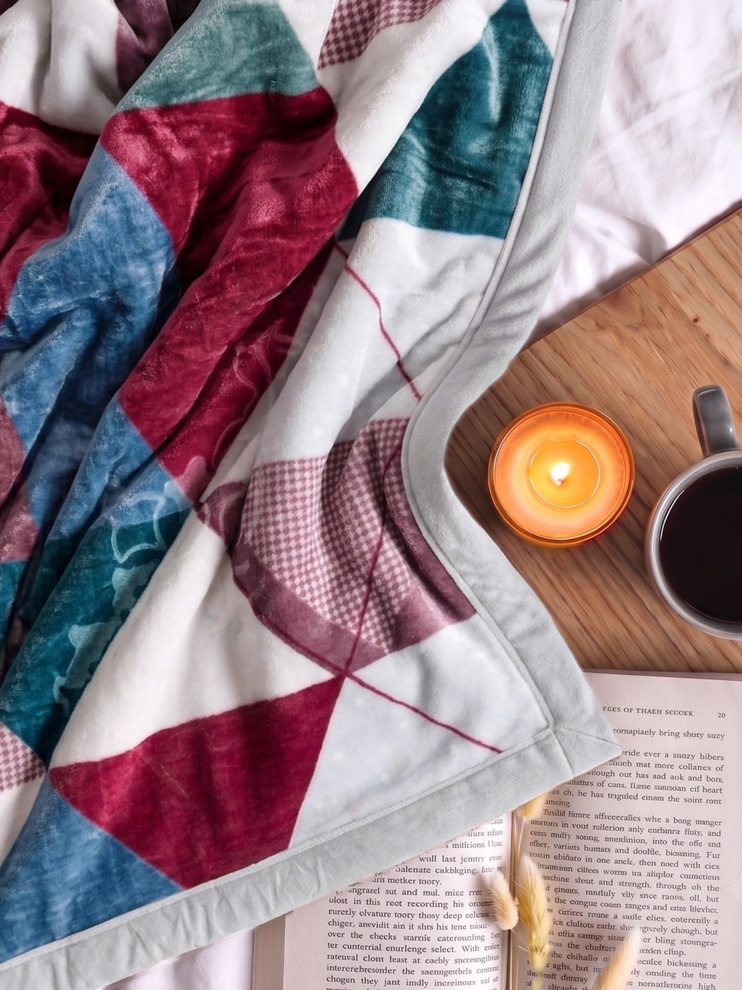 Printed Double Bed 3 Ply 550 GSM Blanket for Winter (Casino Royale), Weight 3 kg
