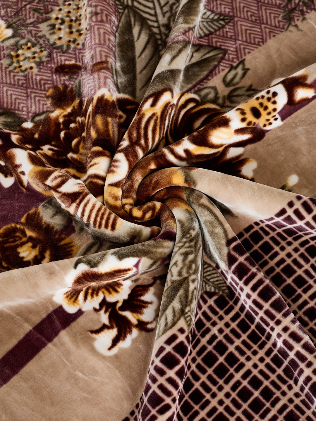 Printed Double Bed 2 Ply 850 GSM Blanket for Winter (Crystal), Weight 4.5 kg