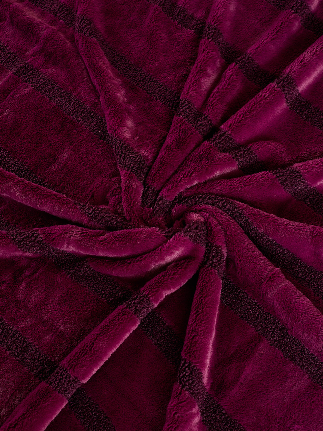 Double Bed 2 Ply 680 GSM Blanket for Winter (Ivy Rose), Weight 3.6 kg