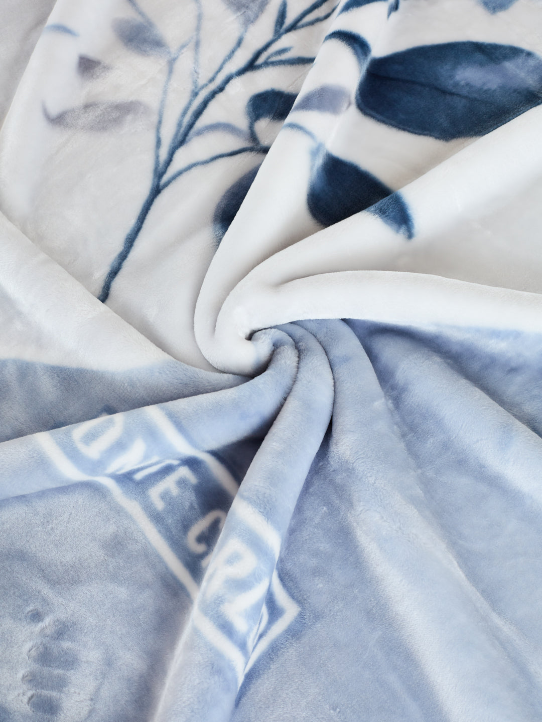 Printed Double Bed 2 Ply 870 GSM Blanket for Winter (Moon Valley Plus), Weight 4.6 kg