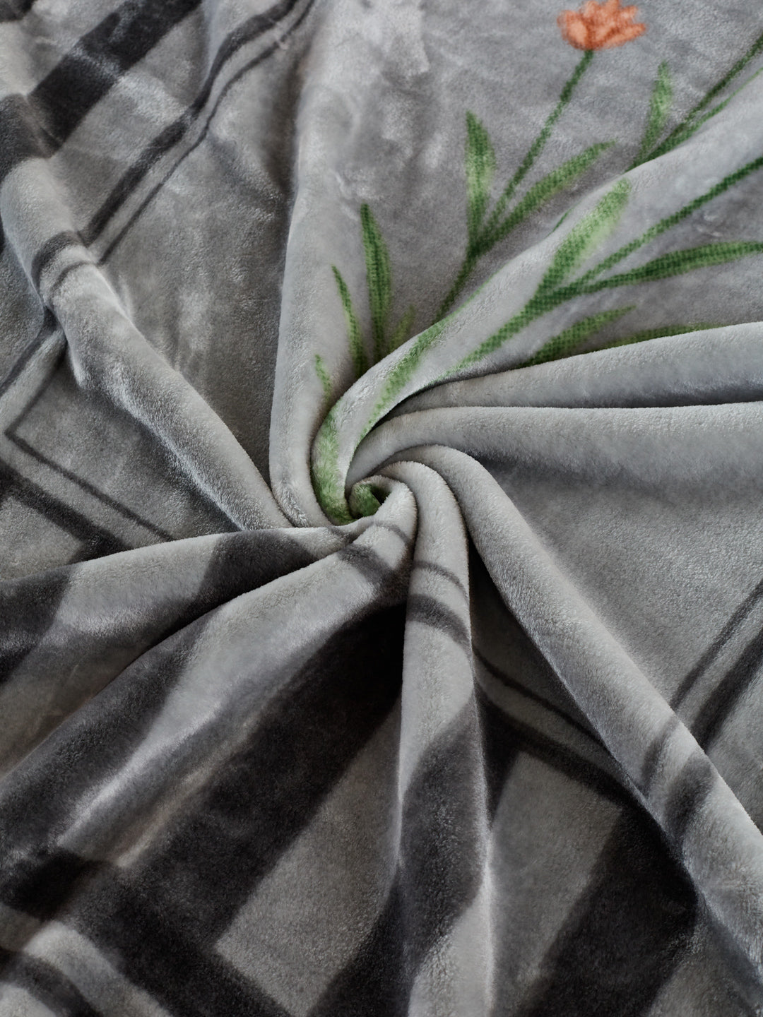 Printed Single Bed 1 Ply 580 GSM Blanket for Winter (Relations), Weight 1.9 kg