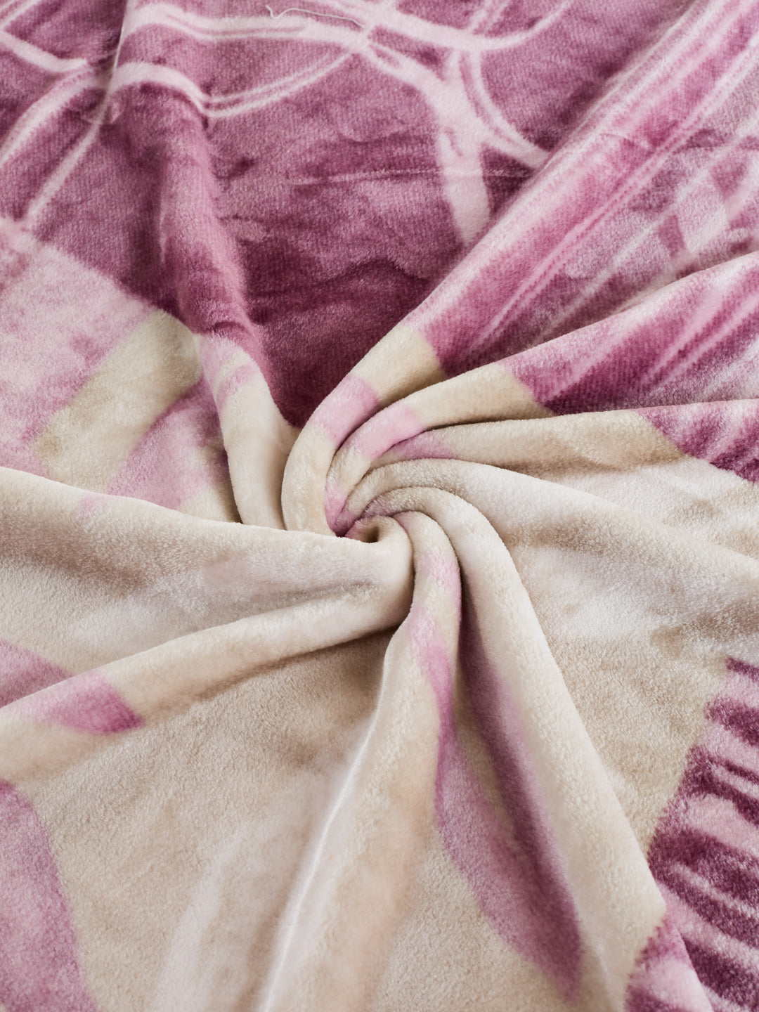 Printed Single Bed 1 Ply 580 GSM Blanket for Winter (Relations), Weight 1.9 kg