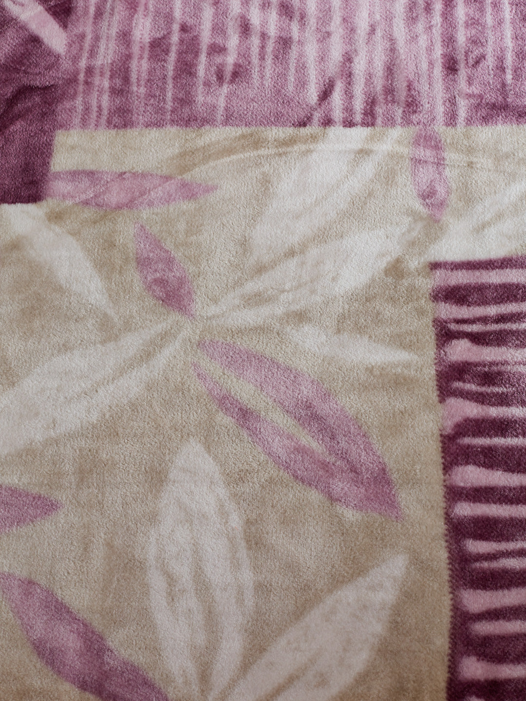 Printed Single Bed 1 Ply 580 GSM Blanket for Winter (Relations), Weight 1.9 kg