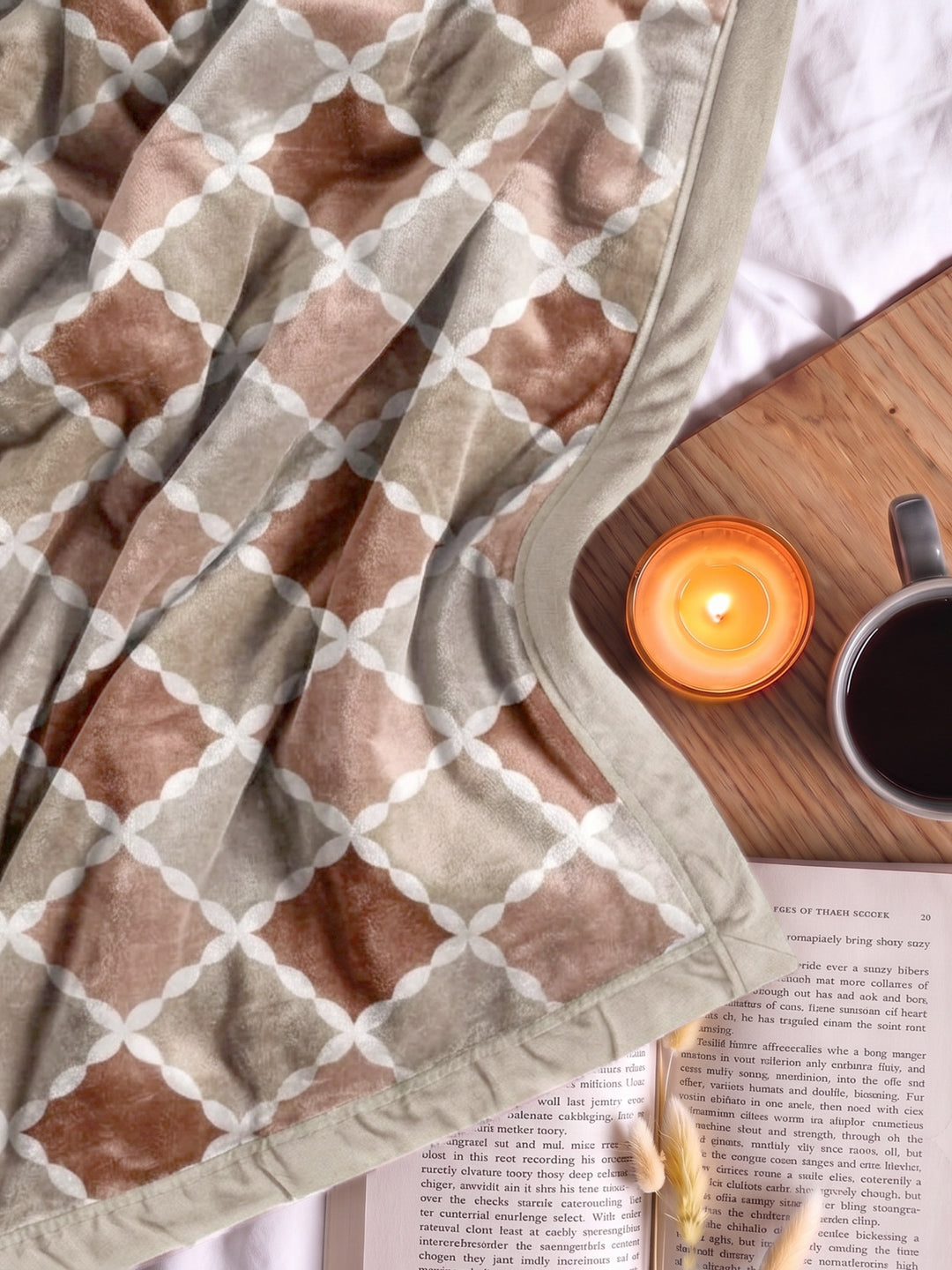 Printed Double Bed 3 Ply 470 GSM Blanket for Winter (Rosette), Weight 2.5 kg