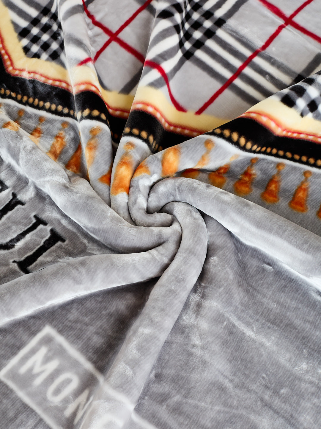Printed Double Bed 2 Ply 950 GSM Blanket for Winter (Specter), Weight 5 kg