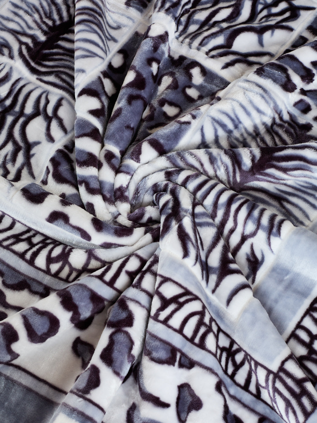 Printed Single Bed 3 Ply 900 GSM Blanket for Winter (Umang), Weight 3.2 kg