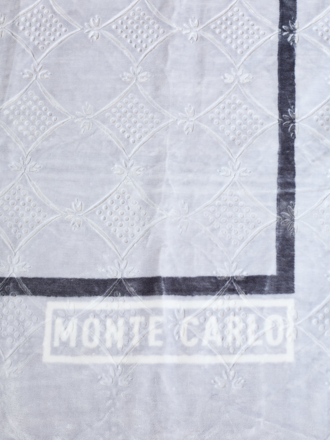 Printed Double Bed 3 Ply 900 GSM Blanket for Winter (Wild Side), Weight 4.8 kg