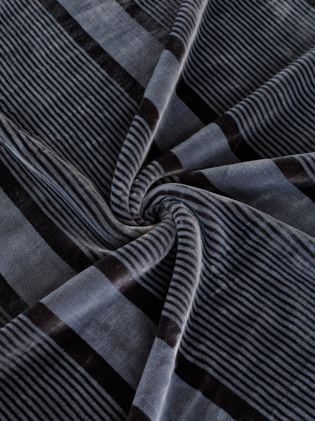 Printed Double Bed 2 Ply 990 GSM Blanket for Winter (Zurich), Weight 5.2 kg