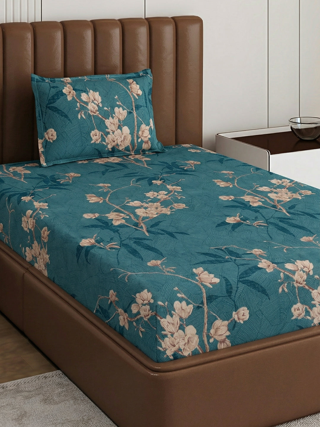 130 GSM Polyester Single Bed Bedsheet with 1 Pillow Cover Decoy Collection
