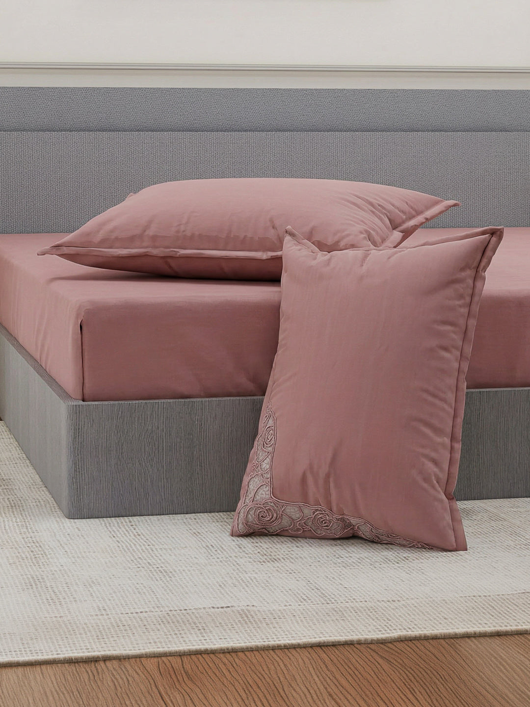 Luxury 400 TC Pure Cotton King Size Bedsheet with 2 Pillow Covers Lace Magic Collection