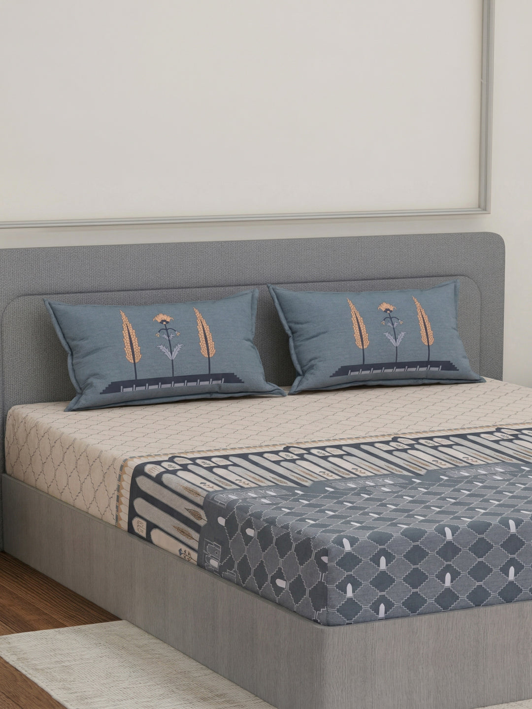 144 TC Pure Cotton King Size Bedsheet with 2 Pillow Covers Tradition Collection
