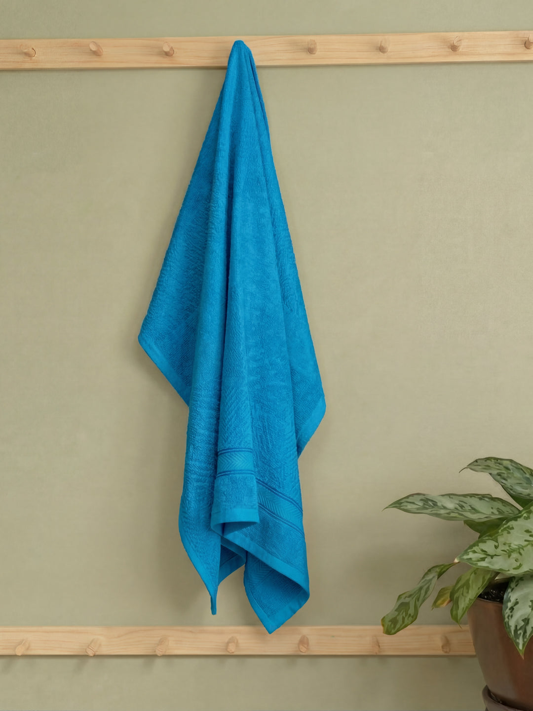 Premium Vivid Blue 100% Cotton Solid 525 GSM Bath Towel Amber 1 Pc Pvc Pack