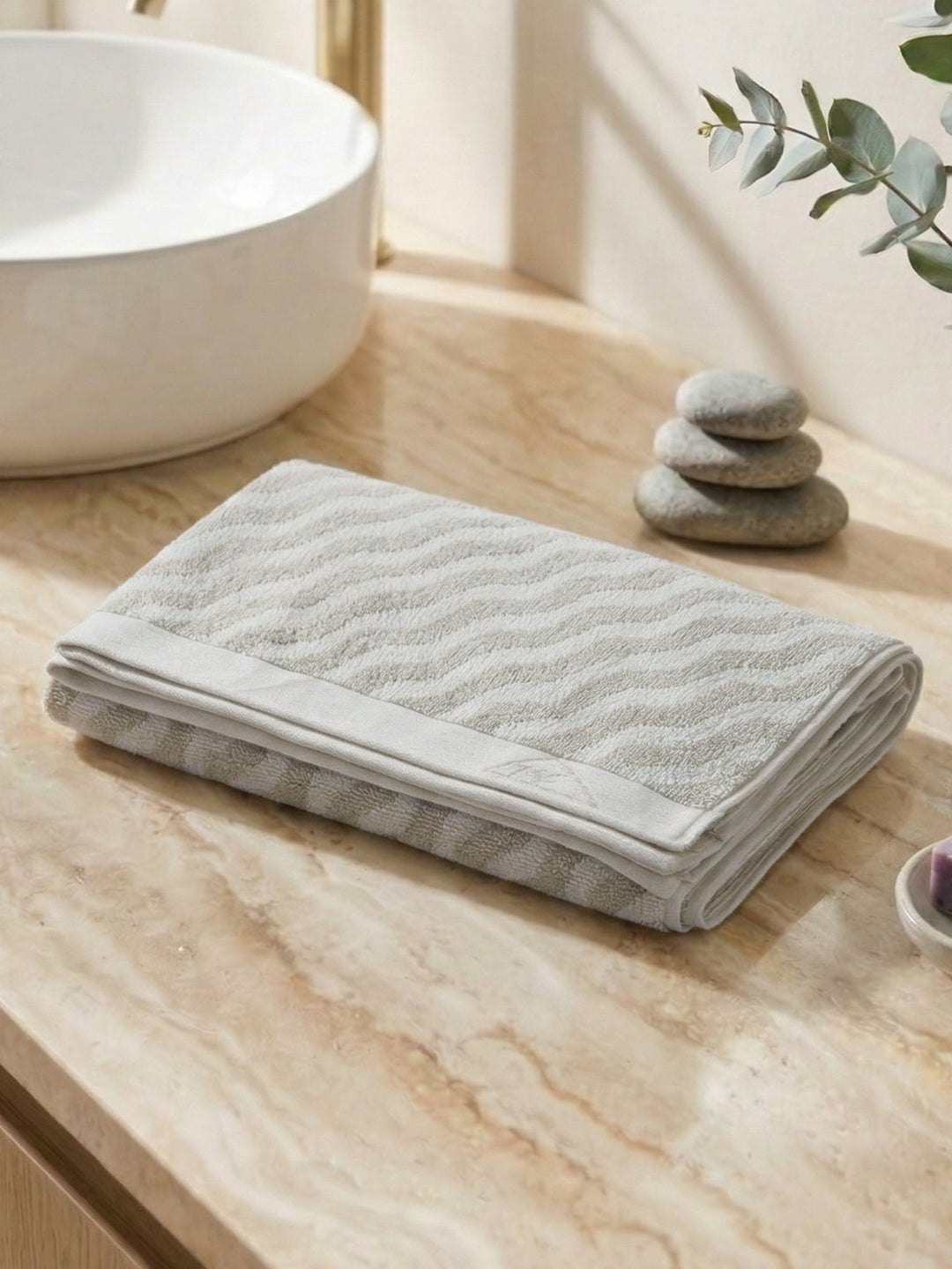 Premium Green & White Pure Cotton Self Design 500 GSM Bath Towel 1 Piece (Green Weave Collection)