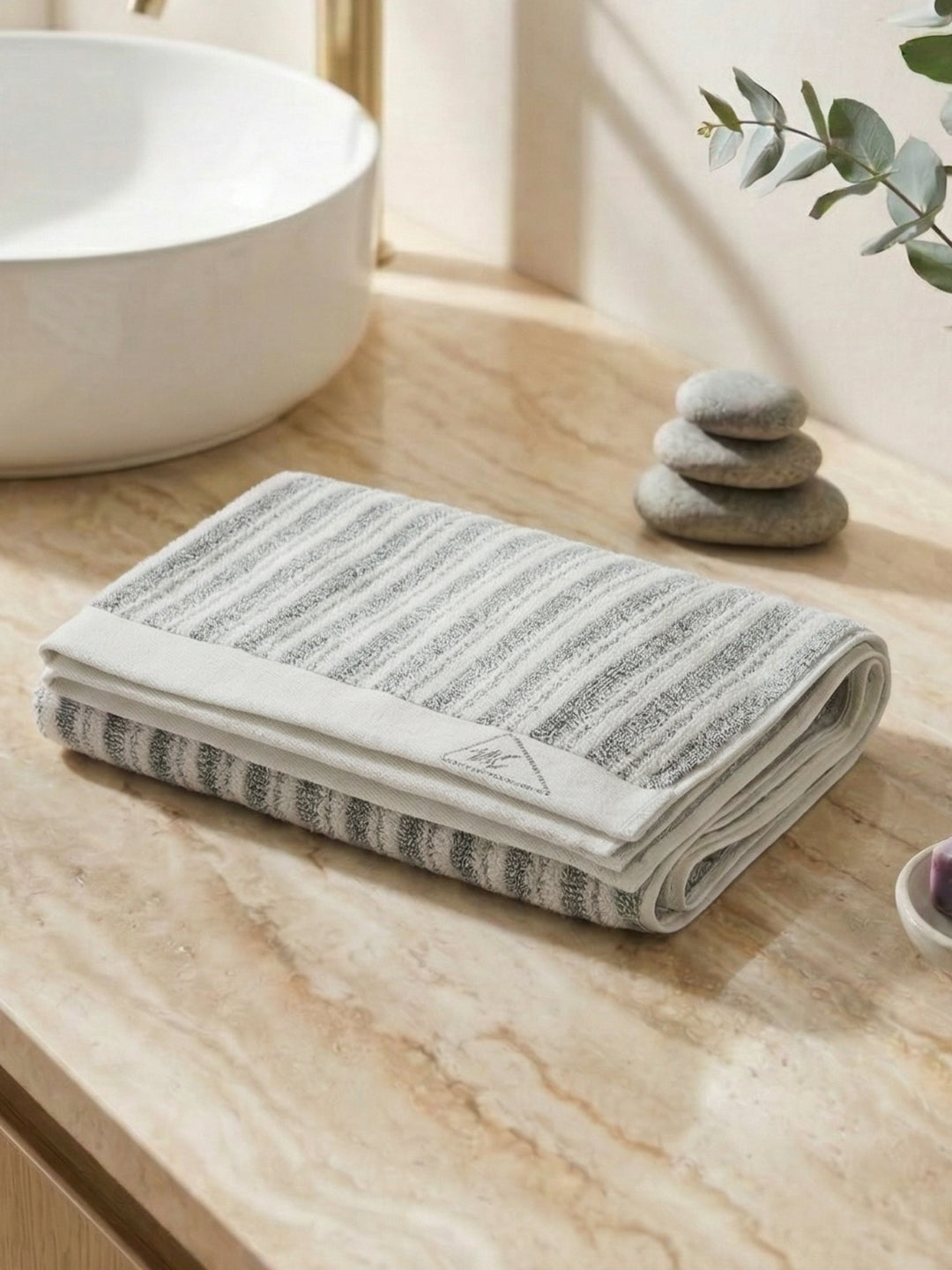 Premium Green & White Pure Cotton Self Design 500 GSM Bath Towel 1 Piece (Green Weave Collection)