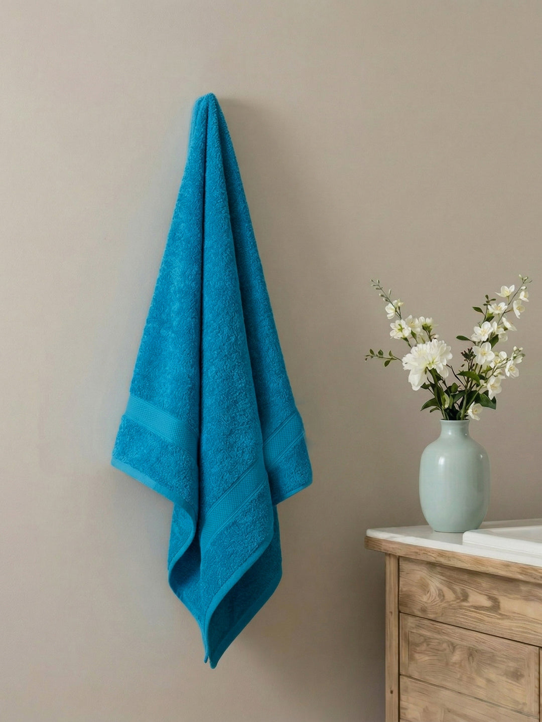 Premium Vivid Blue 100% Cotton Solid 525 GSM Bath Towel Iris 1 Pc Pvc Pack