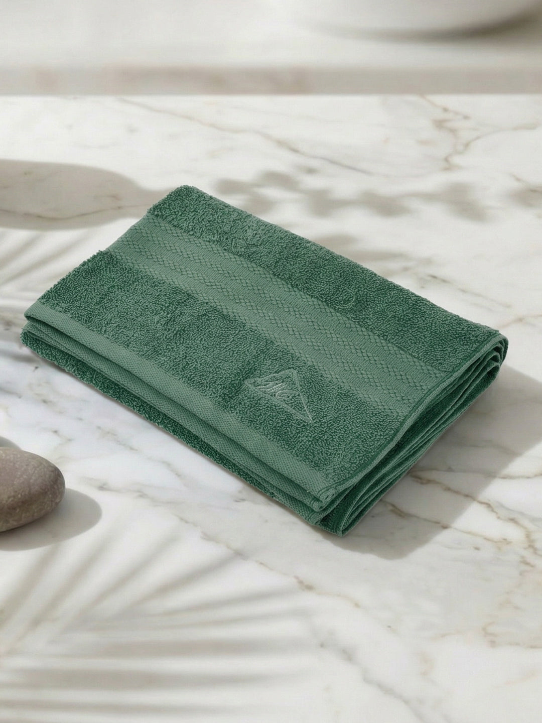 Essential Elm Green 100% Cotton Solid 380 GSM Bath Towel Jazz Small 1 Pc Pvc Pack