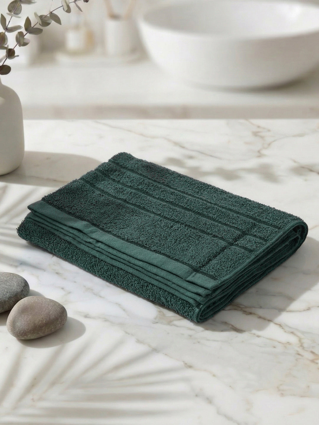 Essential Green 100% Cotton Solid 340 GSM Bath Towel Soho Small 1 Pc Pvc Pack