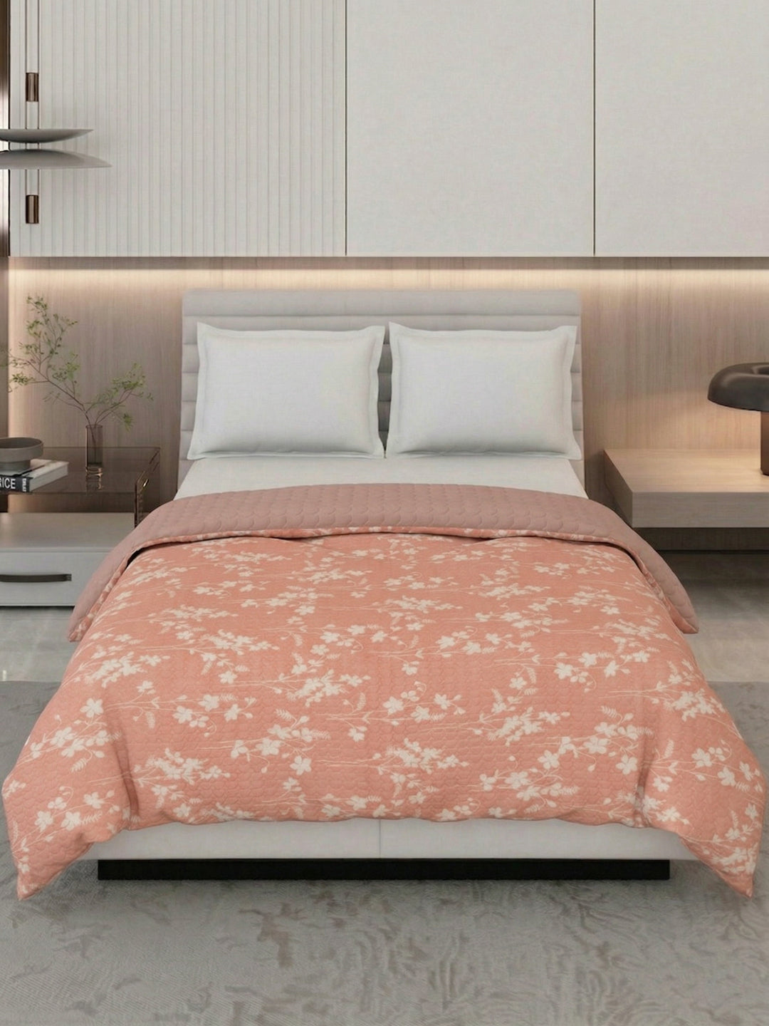 Premium Interlocking Motif Double Bed 3 Ply 200 GSM Comforter Cozy Flannel Collection Weight 2.8 kg