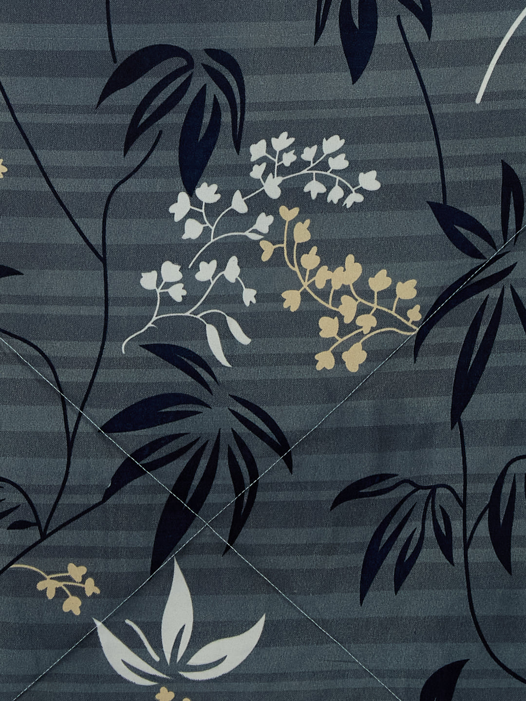 Floral Print Double Bed 3 Ply 105 GSM Comforter Timeless Collection Weight 1.6 kg