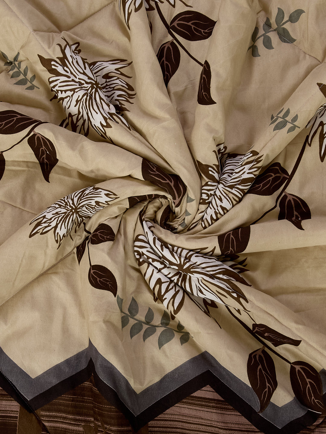 Floral Print Single Bed 3 Ply 105 GSM Comforter Timeless Collection Weight 950 g