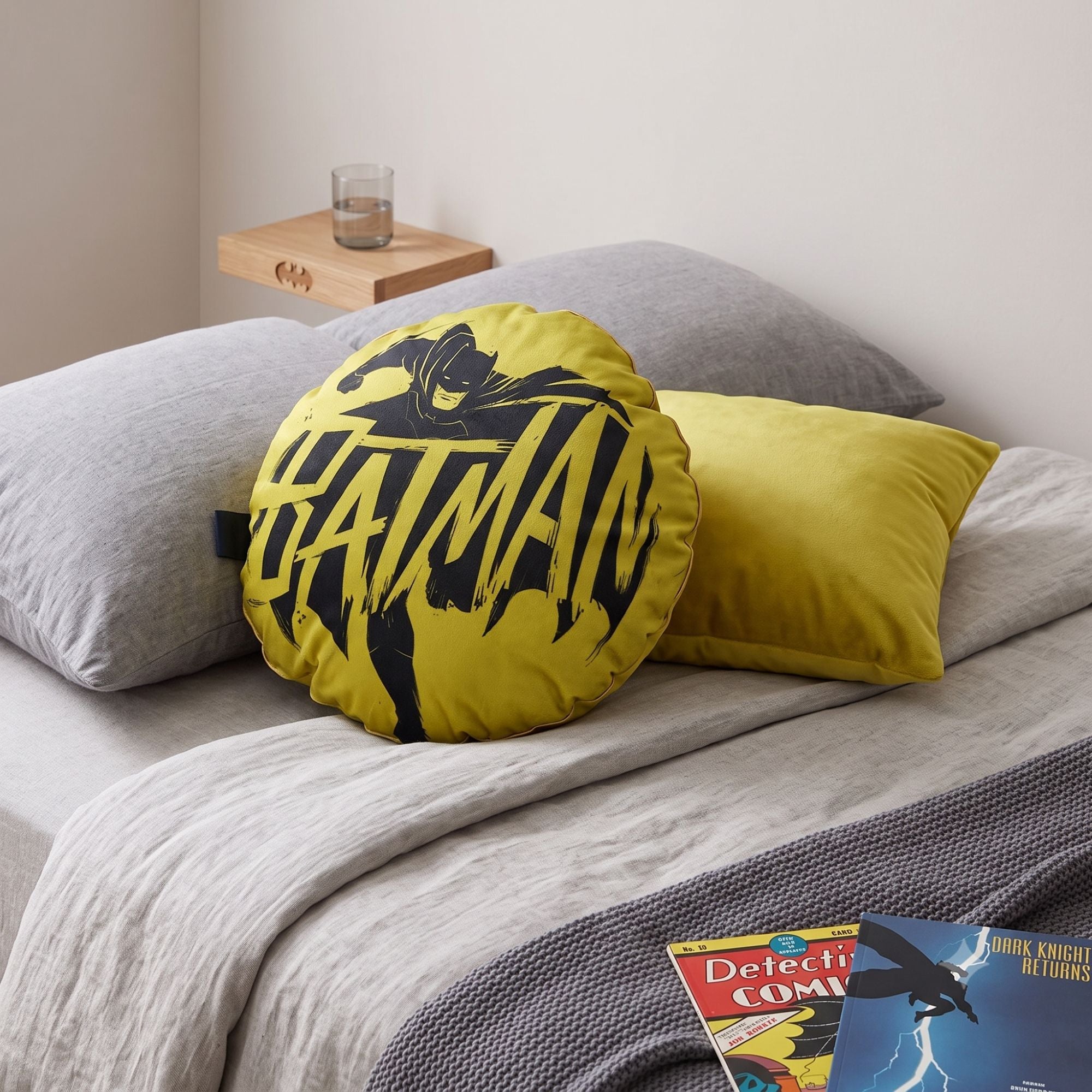 MOCA by Monte Carlo Batman Printed 150 GSM Filled Cushion, Pack of 1