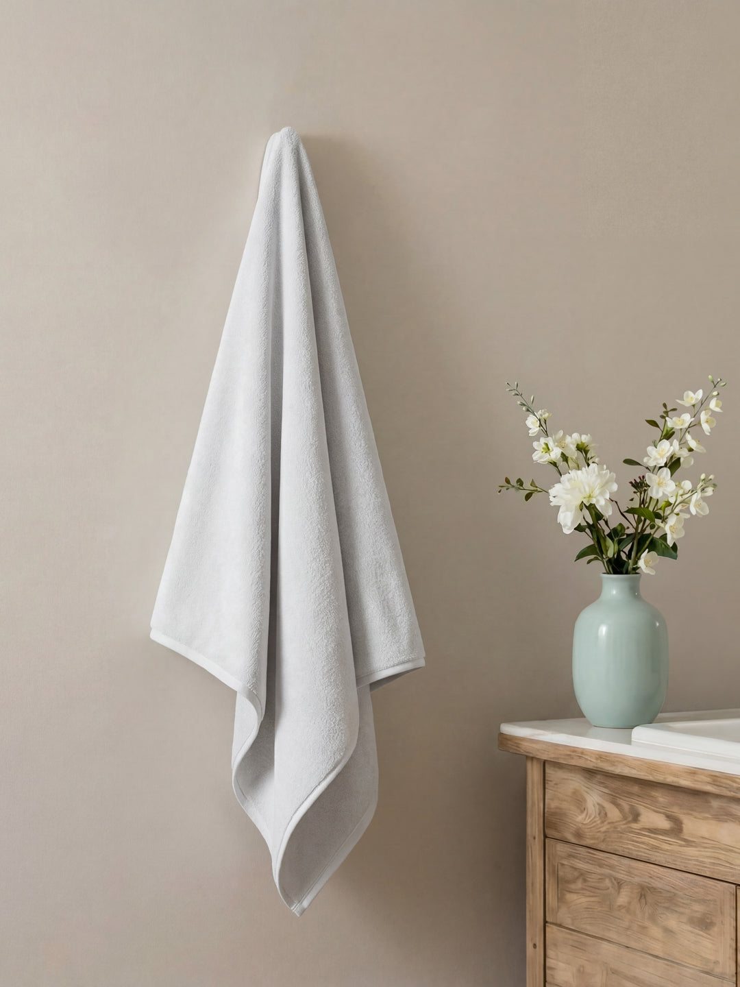 Premium White Pure Cotton Solid 585 GSM Hand Towel 4 Pc Set (Hotel Collection)
