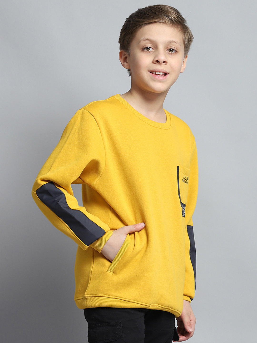 Boys Yellow Solid Round Neck Full Sleeve Sweatshirt
