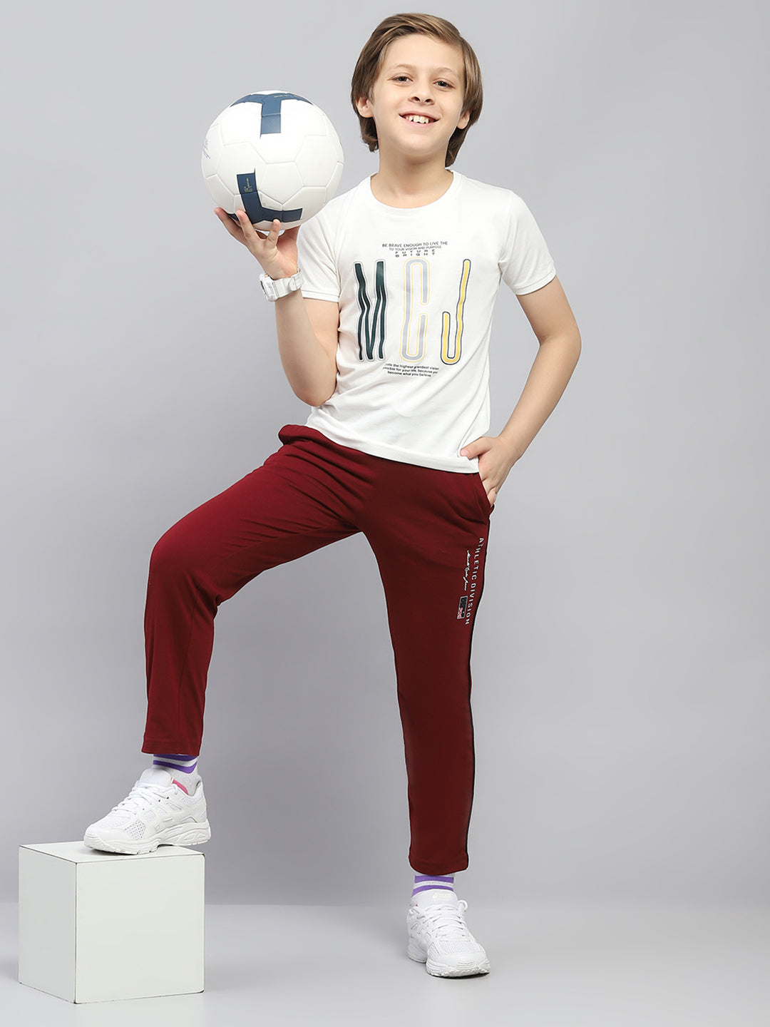 Boys Maroon Printed Regular Fit Lower