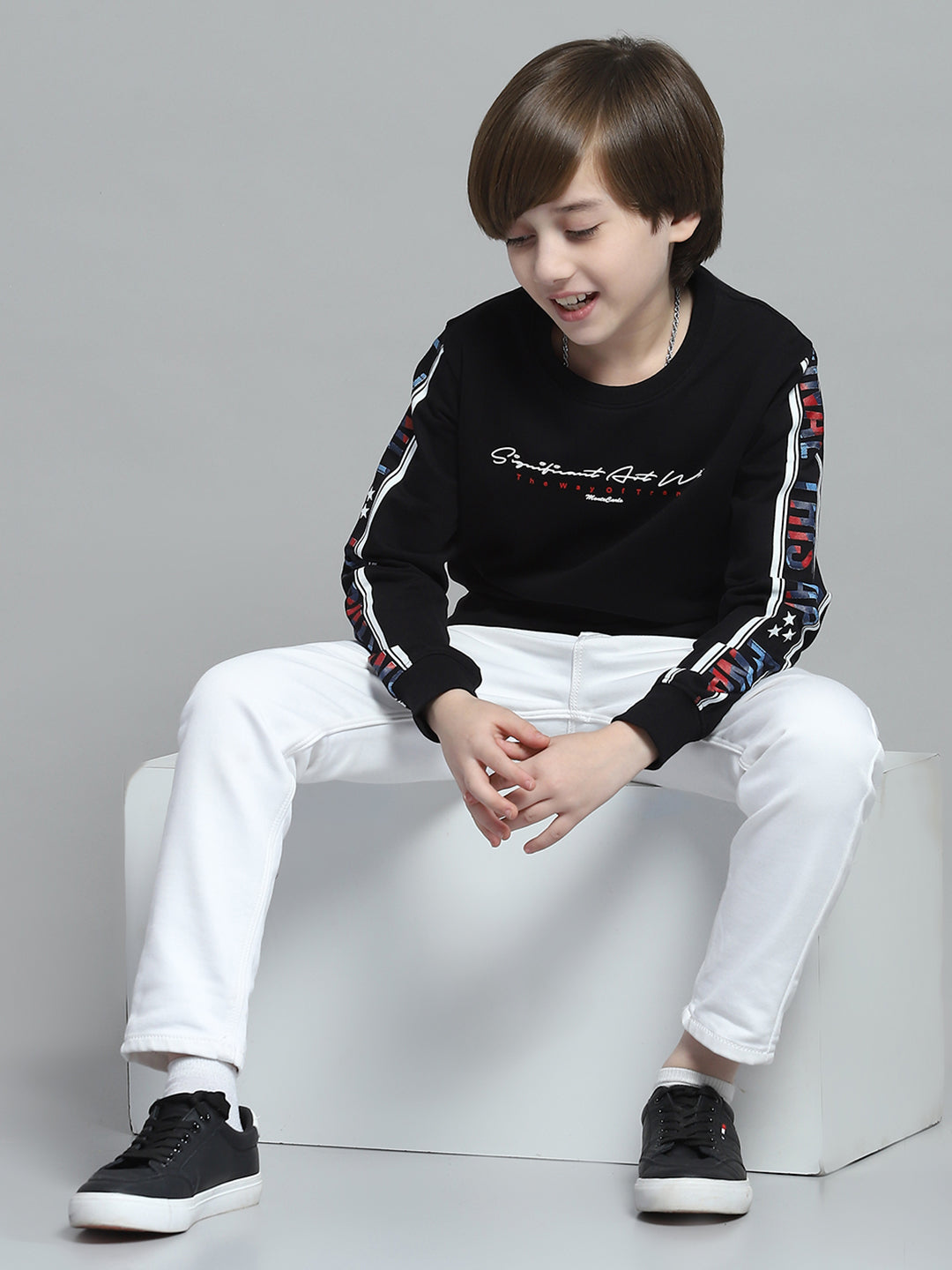 Boys Black Printed Round Neck Full Sleeve Sweatshirt