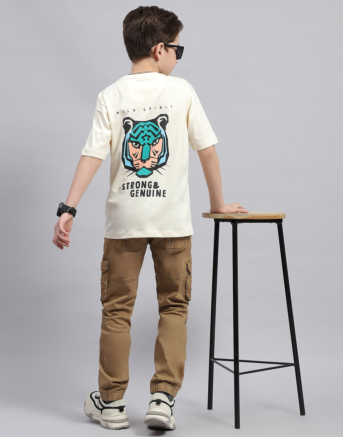 Boys Off White Printed Round Neck Half Sleeve T-Shirt