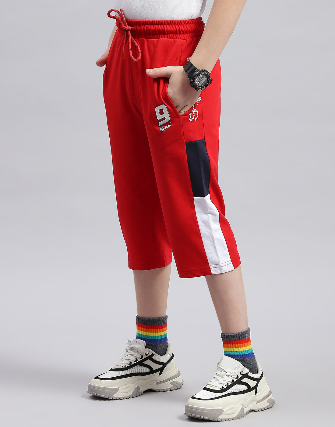 Boys Red Printed Regular Fit Capri