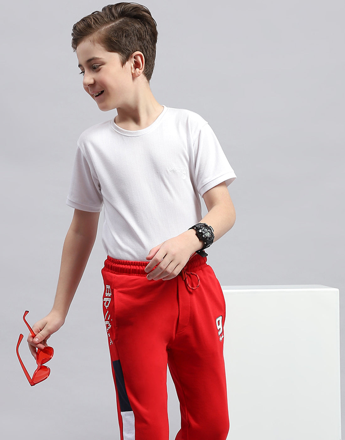 Boys Red Printed Regular Fit Capri