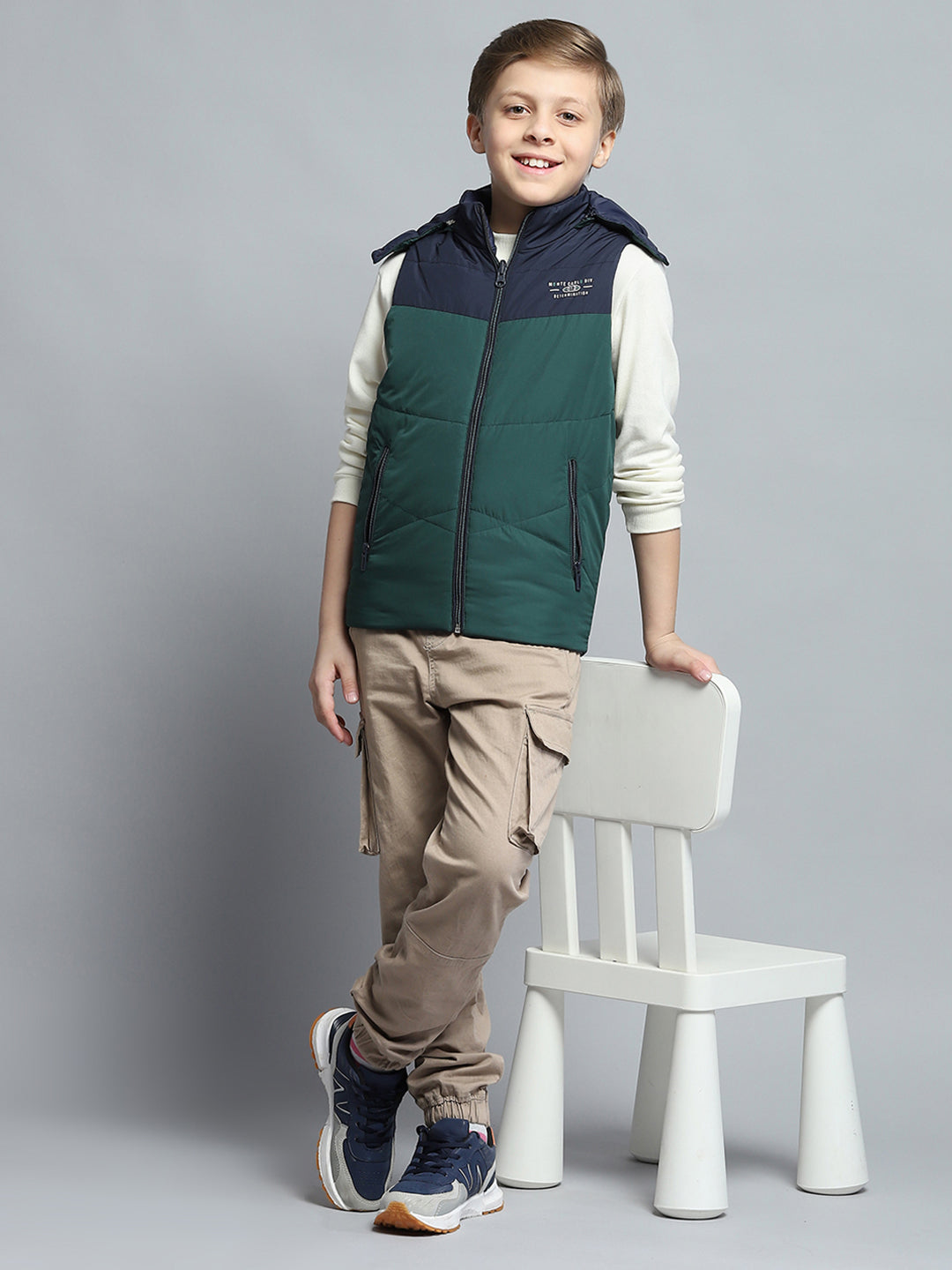 Boys Green Printed Detachable Hood Sleeveless Reversible Jacket